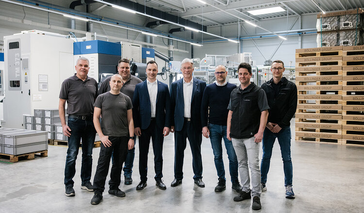 Gruppenbild mit Mitarbeiter der BÖLLINGER GROUP und GROB Werke