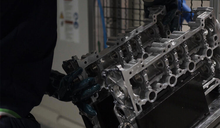 Auf GROB-Maschinen können verschiedene Powertrain-Komponenten gefertigt werden.